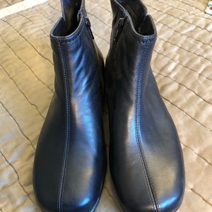NWOB Aerosoles Ankle Boots